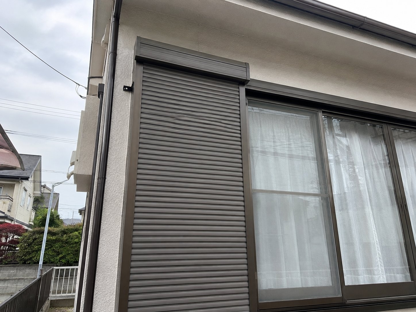八王子市楢原町 アシナガバチ駆除 撤去した巣と使用機材